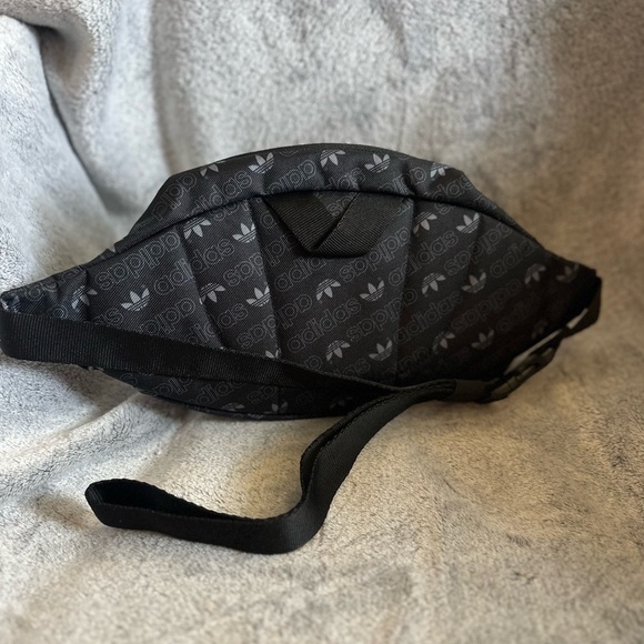 New Adidas Trefoil Logo Waist Pack Cross Body Belt Bag - Picture 4 of 9